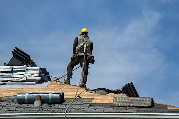 Professional Flat Roof Repair technician working in Centerfield, UT